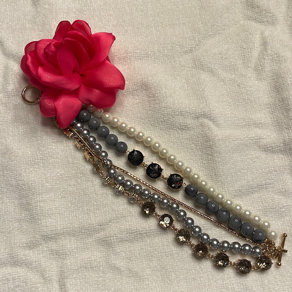 Ann Taylor Beaded Twist Bracelet 15$